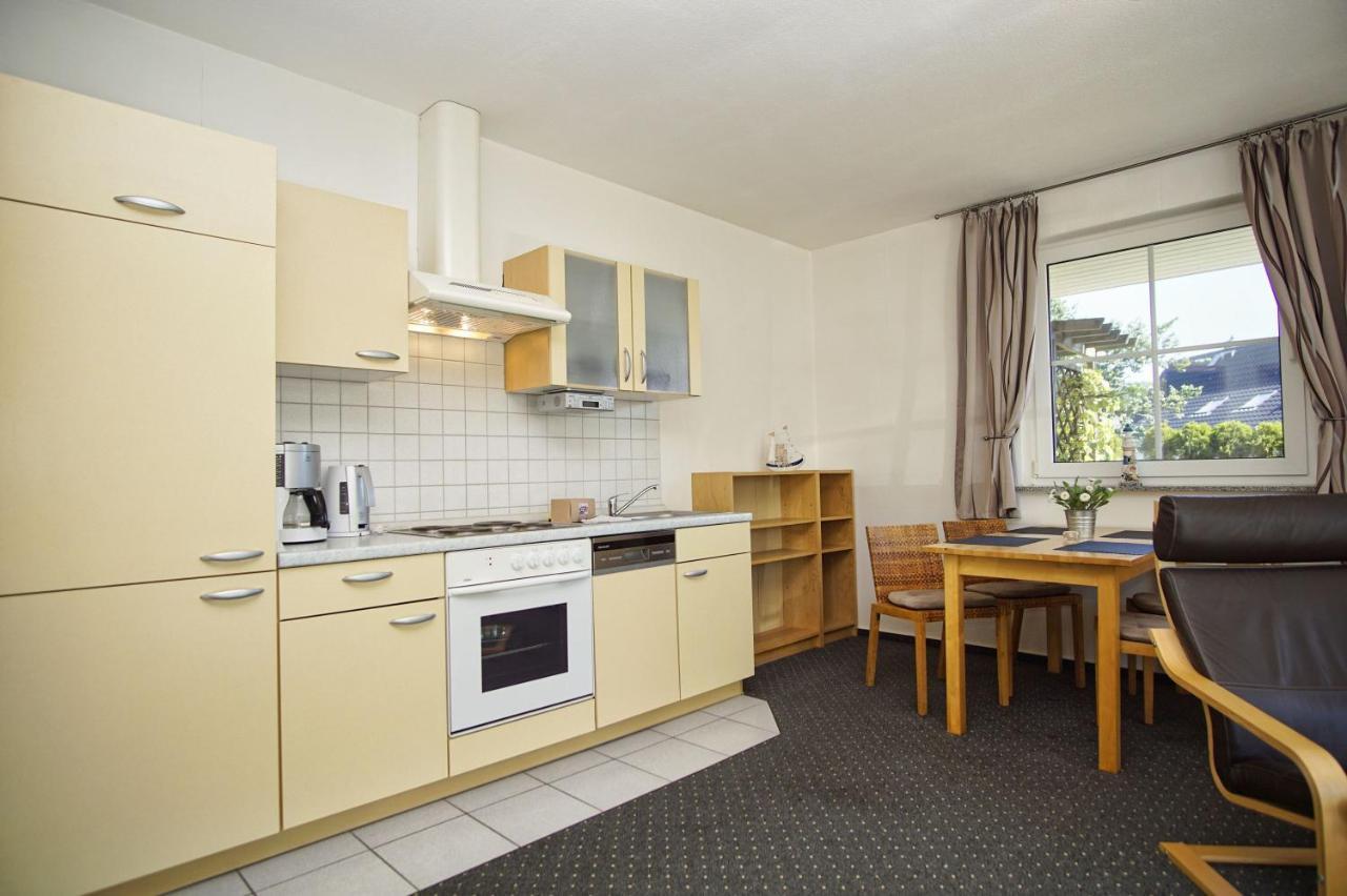 Nah Am Meer, Ruhige Lage, Gratis Nutzung Vom Ahoi Erlebnisbad Und Sauna In Sellin - Haus Inselblick Fewo 02 ゲーレン エクステリア 写真
