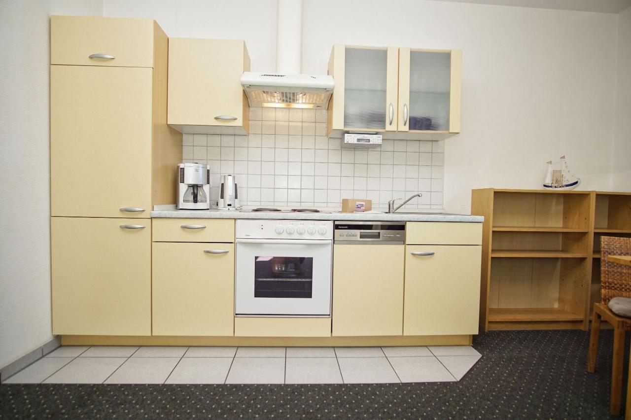 Nah Am Meer, Ruhige Lage, Gratis Nutzung Vom Ahoi Erlebnisbad Und Sauna In Sellin - Haus Inselblick Fewo 02 ゲーレン エクステリア 写真